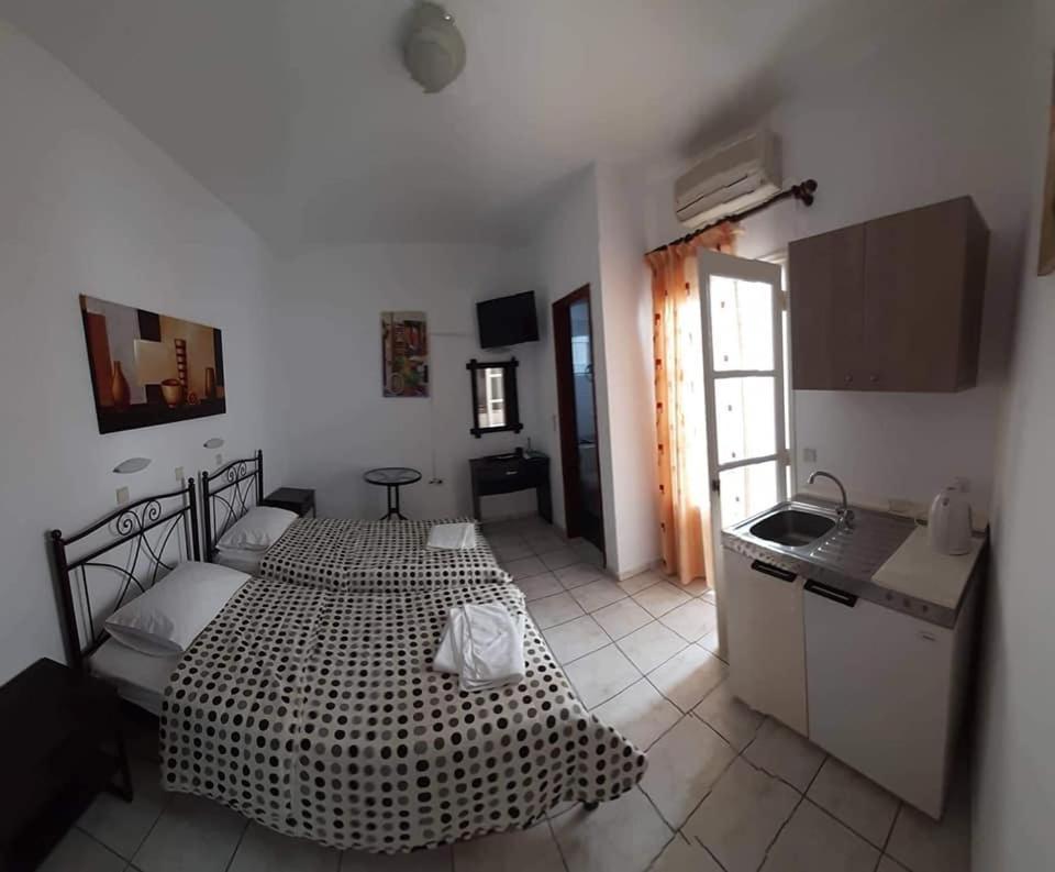 Rooms To Let Rena โมโนลิธอส ภายนอก รูปภาพ