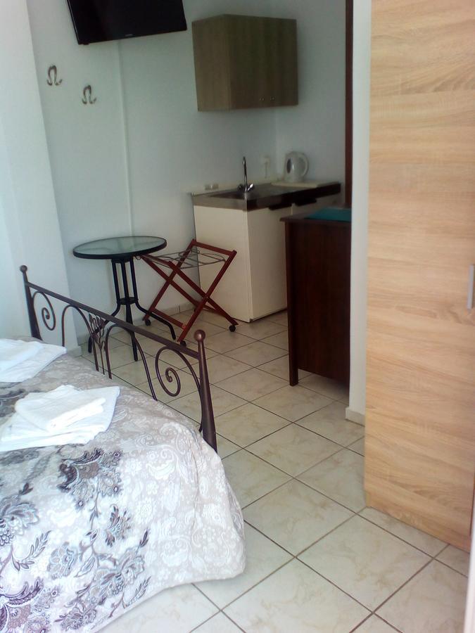 Rooms To Let Rena โมโนลิธอส ภายนอก รูปภาพ